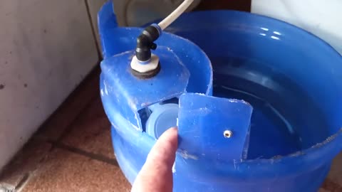 Pet water fountain