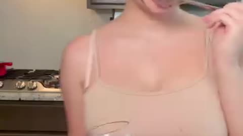 Strobery matcha latte