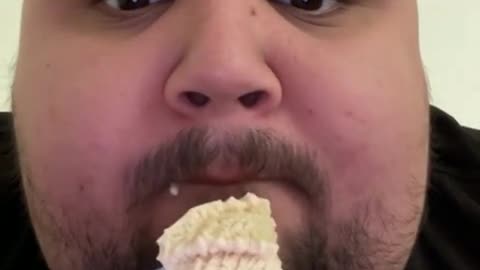IM ADDICTED TO ALMOND ICECREAM