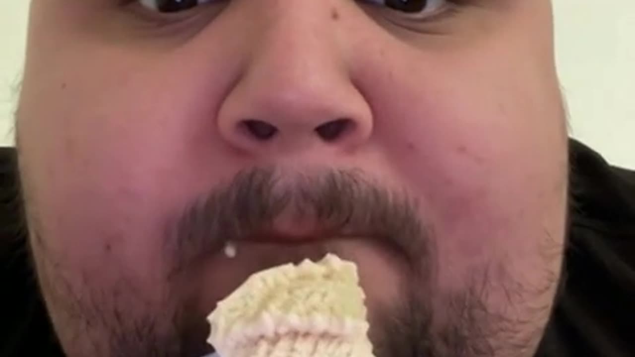 IM ADDICTED TO ALMOND ICECREAM