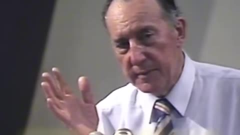 Diam Tapi Berbahaya: Kekuatan dalam Ketidakpedulian