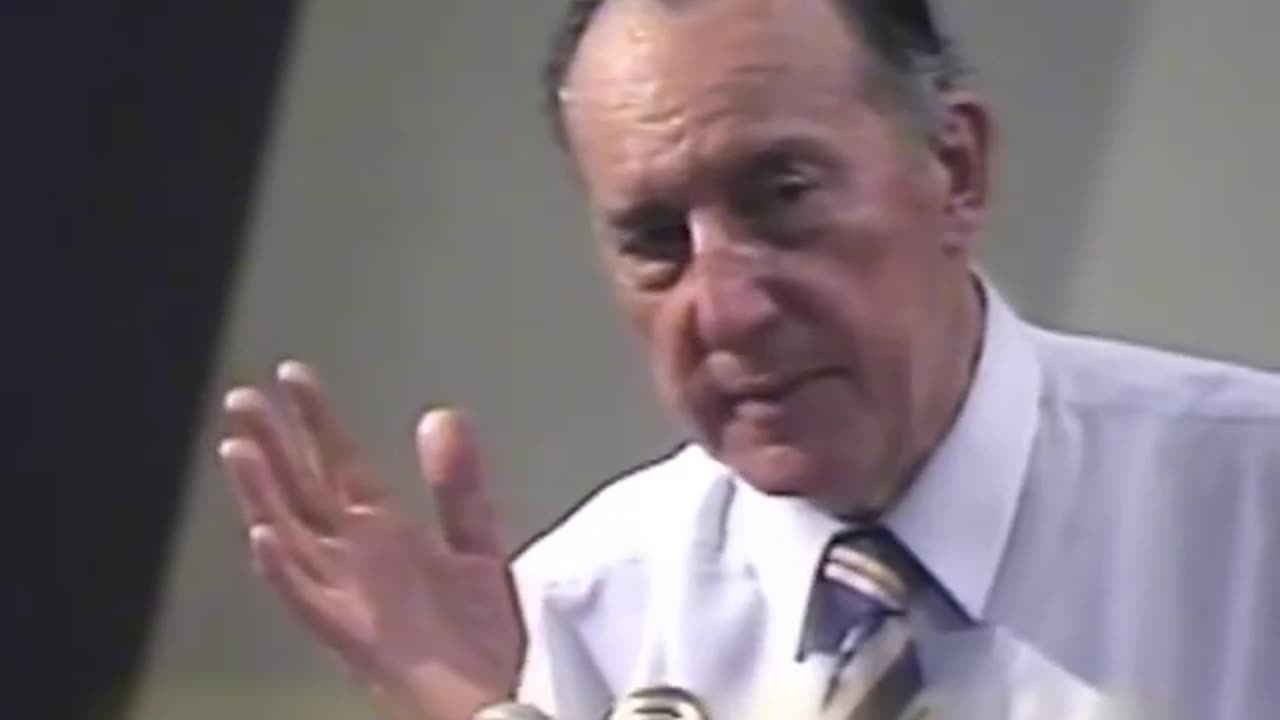 Diam Tapi Berbahaya: Kekuatan dalam Ketidakpedulian