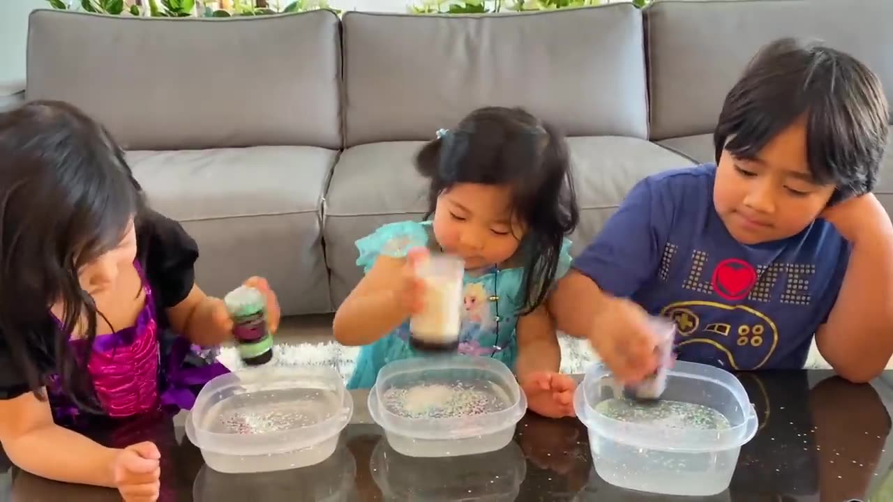 Top 5 Easy Science Experiments for Kids to Do at Home with Ryan's World! 🧪🎉