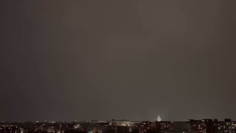 Lightning struck the US Capitol Building this evening 👀