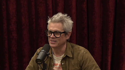 Joe Rogan Experience #2439 - Johnny Knoxville