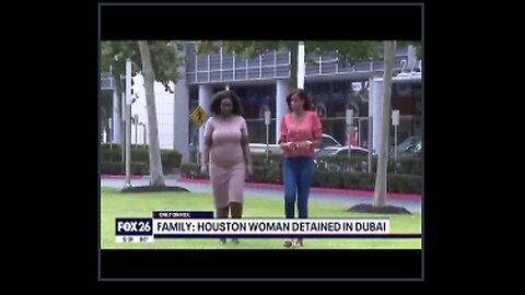 She had green hair and was screaming. She has been in jail for two months. 😳😆😆