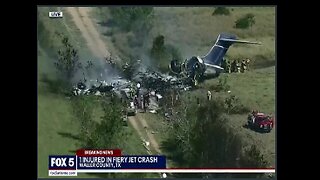 Plane carrying 21 people crashes near Houston, two injured - Was the pilot vaccinated?