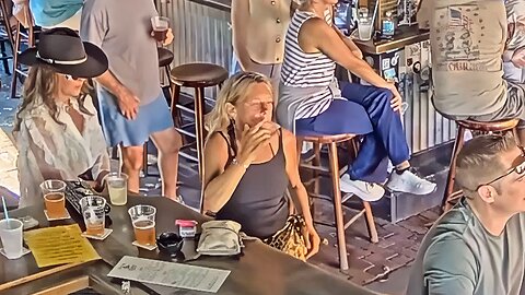 Candid Sexy Smoking Woman 798