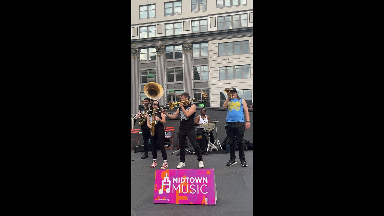 MIDTOWN MANHATTAN LIVE MUSIC