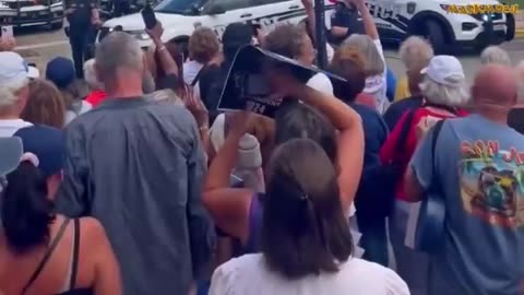 MARKmobil Aktuell: Bis zum Hals Ein aktueller Nachrichtenüberblick, Schwerpunkt Soros