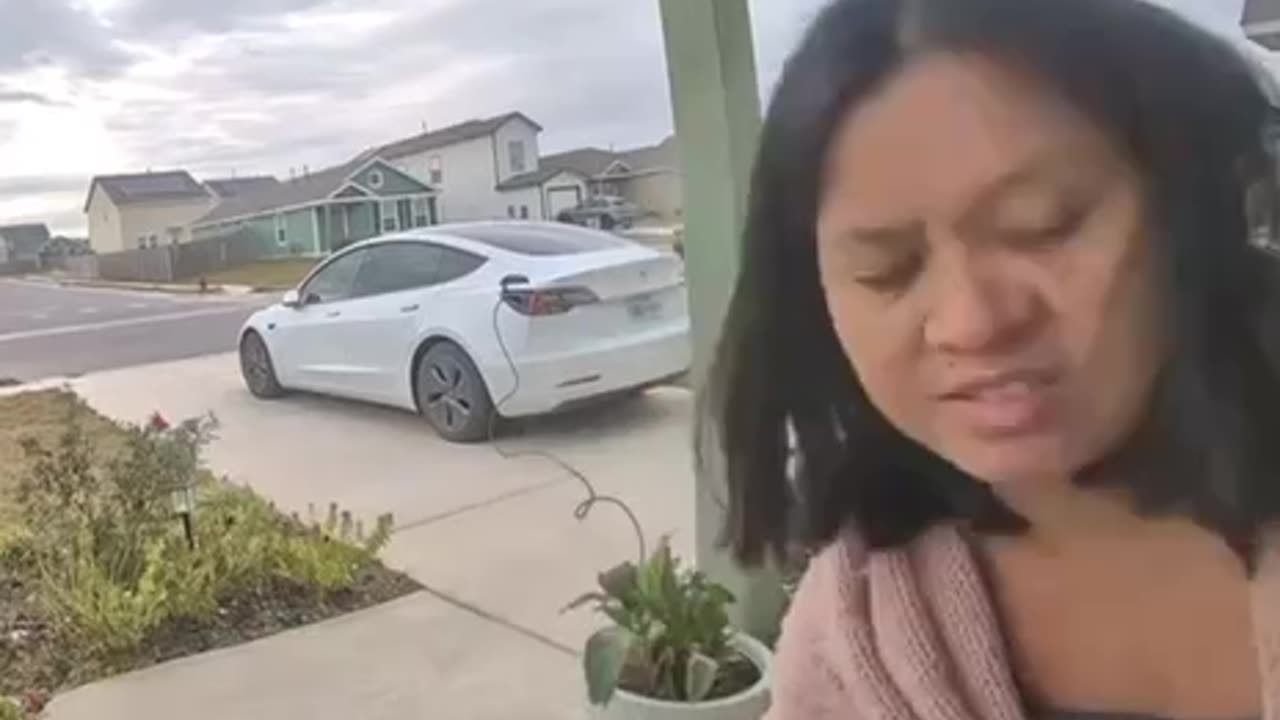 More than 1 million homes in the US were left without power due to a powerful snowstorm.