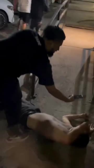 This is a masterclass in self-defense and immediate regret.