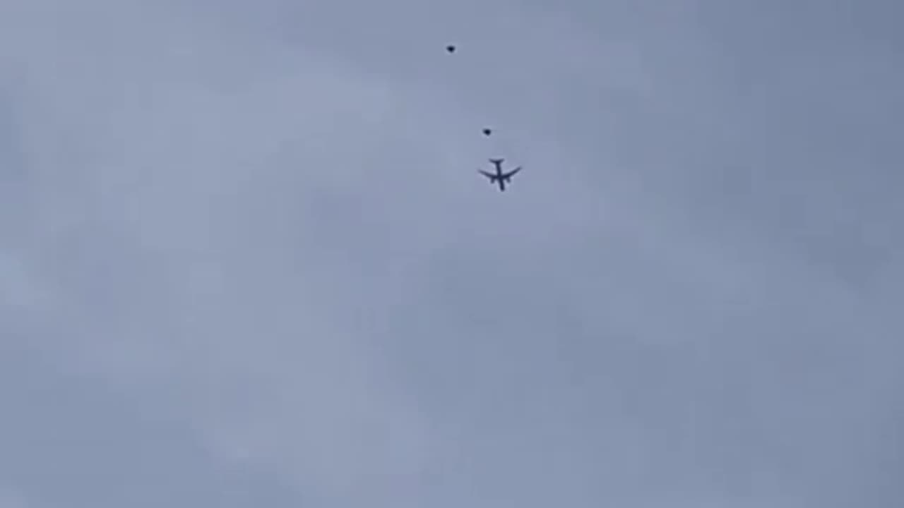 American Airlines plane spotted over Italy, escorted by fighter jets