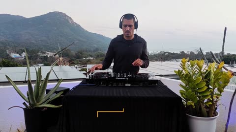 Insane Rooftop Beats With Stunning Mountain Views [Tracklist On Screen]