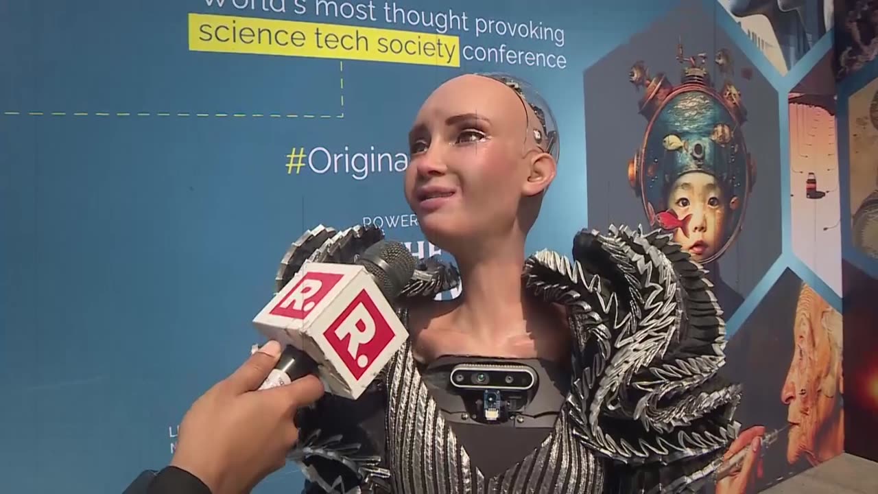 Sophia The Humanoid Robot's Top Reply On PM Modi, Speaks Hindi