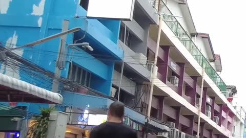 4K walk - Binaural walking in Pattaya Soi 6