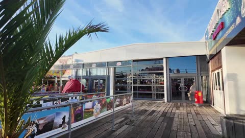 Walking in Clacton On Sea Essex Pier Essex with new DJI Osmo Pocket 3 Handheld Camera Testing