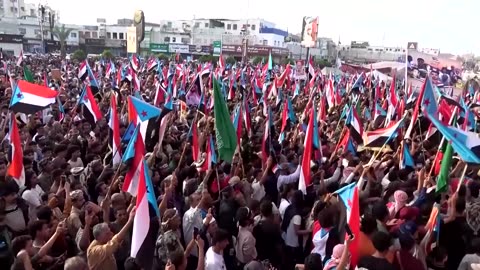 Hundreds rally in Yemen after separatists claim eastern control