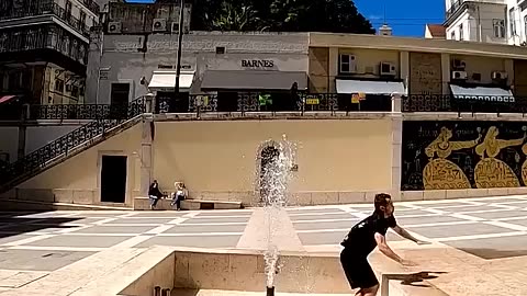 Must Watch: Rating my painful parkour fails 🤕