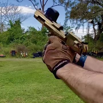 Desert Eagle .50 AE #国外合法拍摄国内请勿模仿 #武器科普 #实弹射击 #男人减速带 #靶场射击