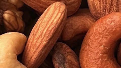 काजू और बादाम खाने के तीन ज़बरदस्त फायदे #health #shorts #viral #trending #like #fact #reels
