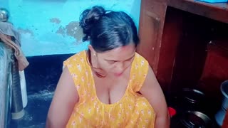 😮বাইরে বৃষ্টি হচ্ছে বলে সাজগোজ করে আজ ঘরে বসেই রইলাম।