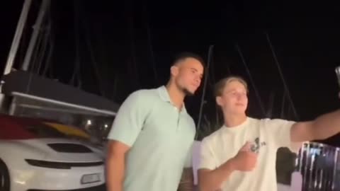 his security scares away his fans