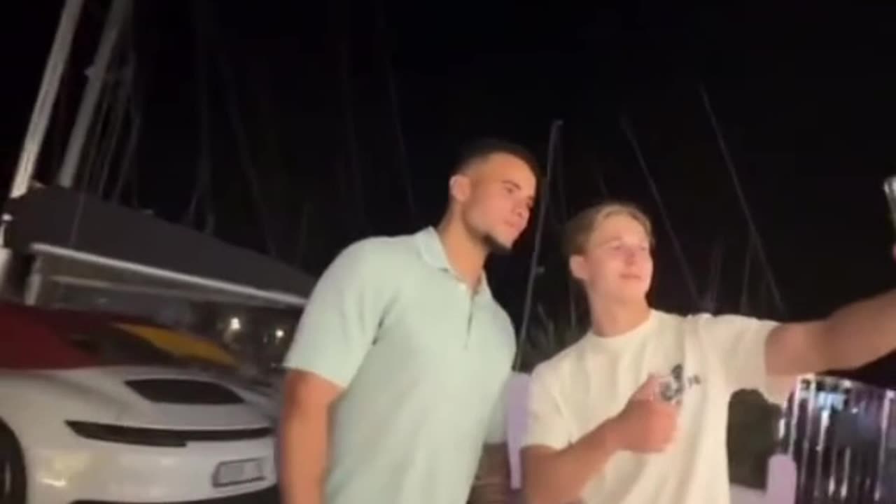 his security scares away his fans