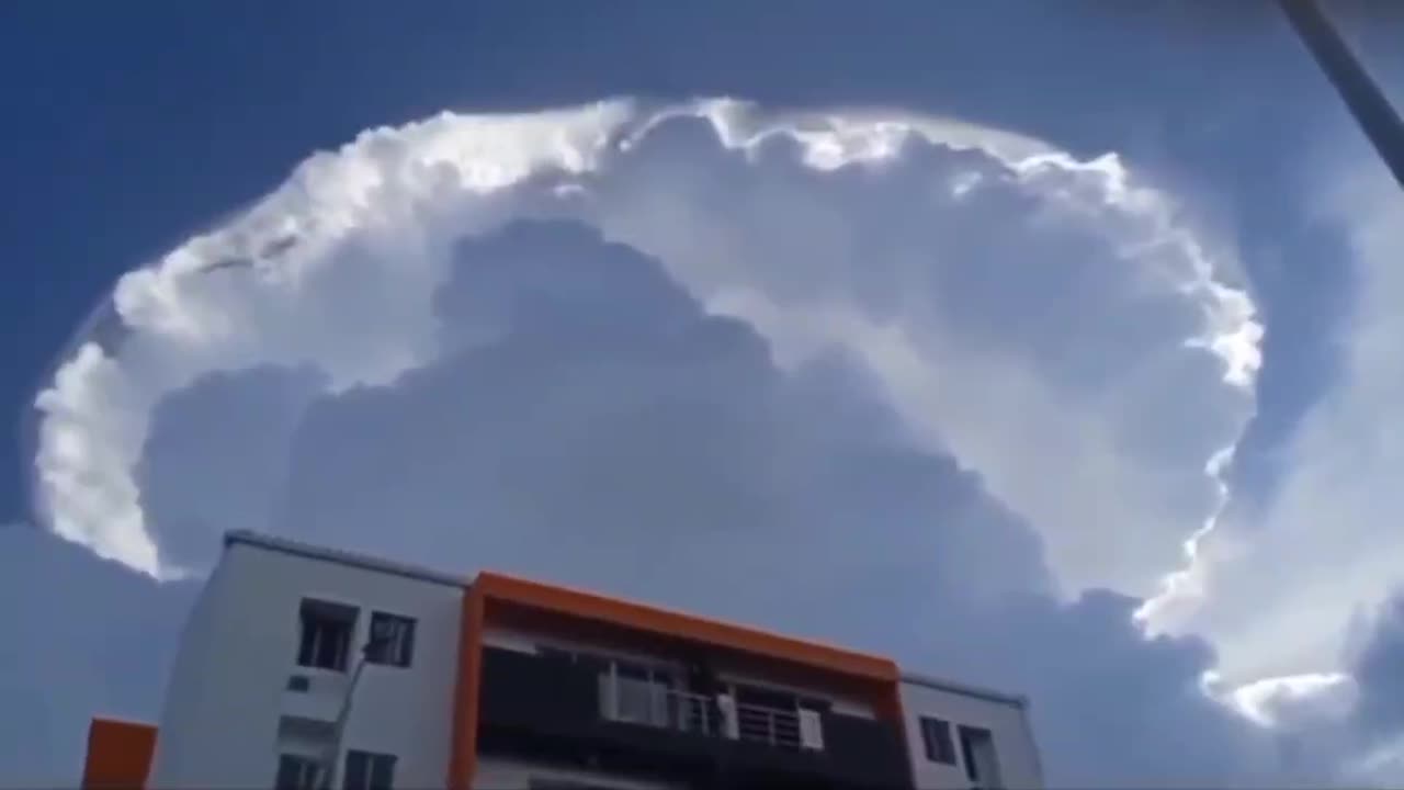 An Iridescent Coronal Cloud or a mother cloaked ship hover Soledad, Honduras