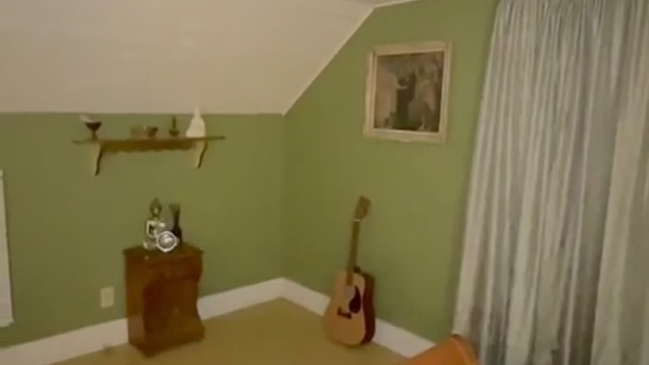 🕷️👻 Spirit Form Appears in This Haunting Clip | TheHauntingHour