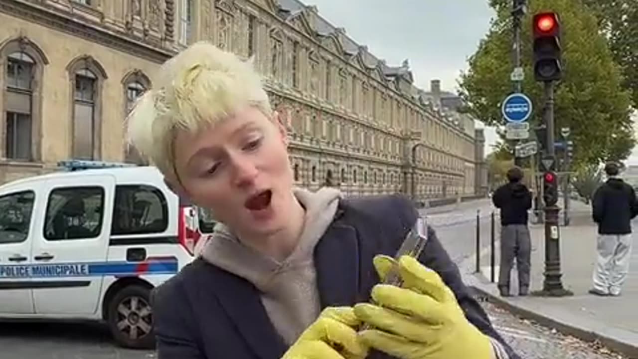 😂👀 Quick Shopper's Insane In & Out Hack | FunFM