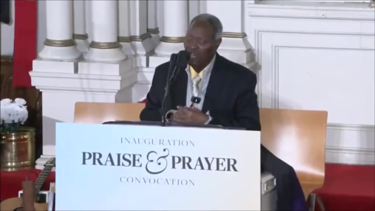 Pastor W.F. Kumuyi Prays for President Trump & USA in DC before Inauguration