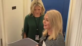 Karoline Leavitt says prayer before taking the press briefing podium