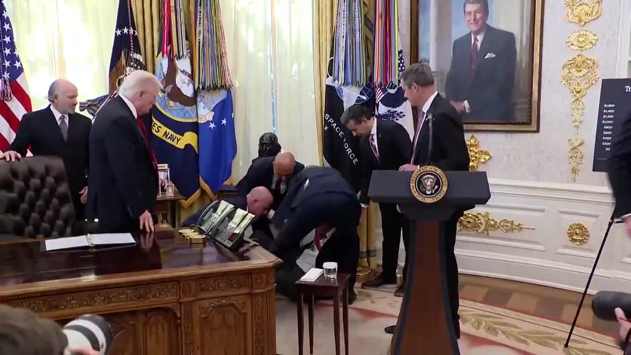 Ozempic exec collapses in the Oval Office and RFK Jr. quietly walks out?