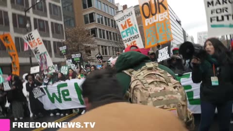 “Heroic MAGA Hat Trump Supporter Faces Down Thousands of liberals in DC March