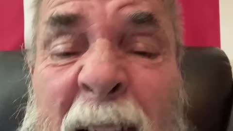 The shit birds are out - It’s going to rain. #ralphwhistle