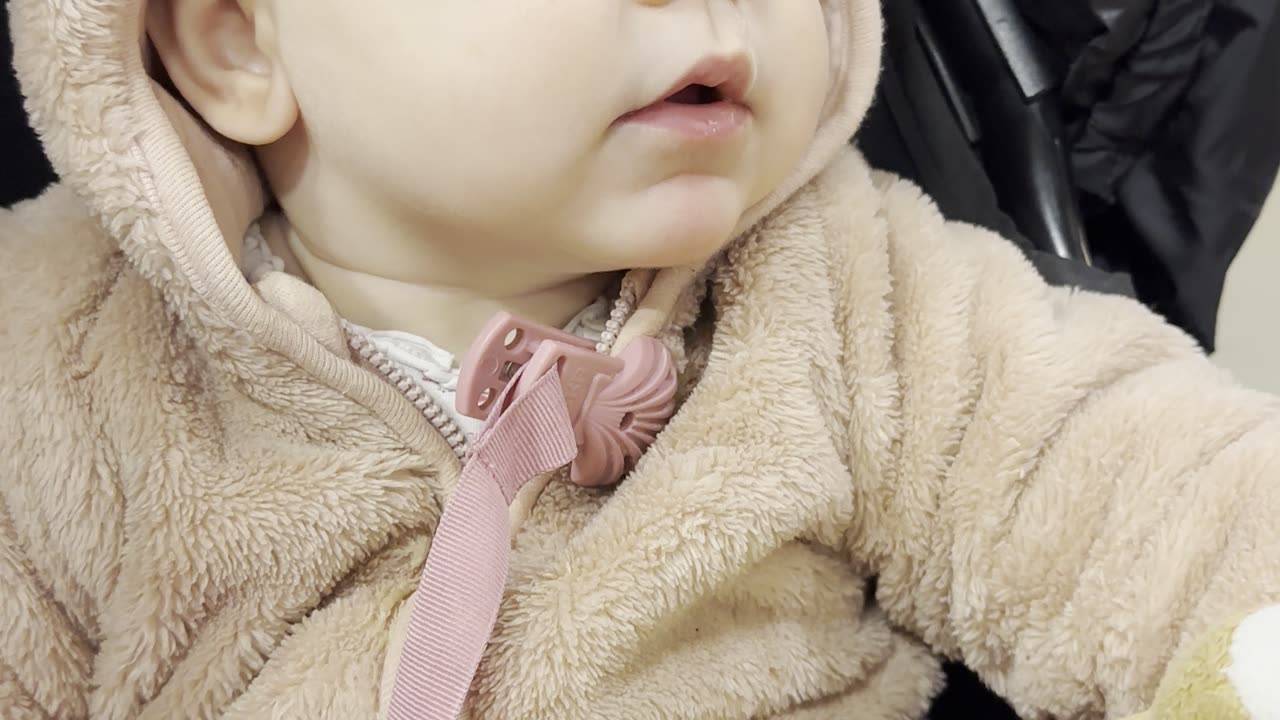 That moment when babies discover their voice 🍼💕