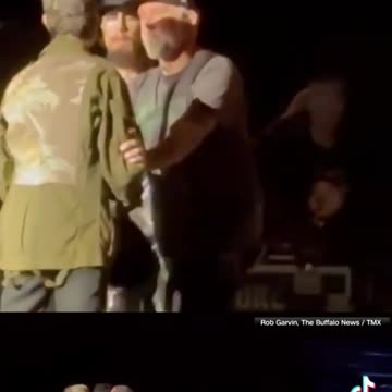 Jane's Addiction - Band members sue the front man Perry Farrell