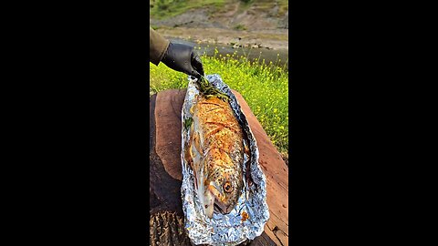 Outdoor Grilled FishGrilled fish outdoors/Outdoor grilled fish #outdoorcuisine #electronicpickles