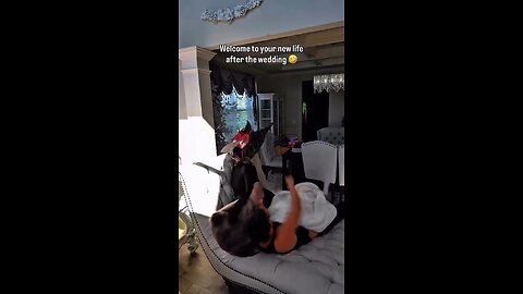 I would die by heart attack if someone does this to me😀Thanks for the wonderful idea >:3