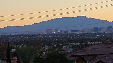 Did you SEE tonight's WINDY Las Vegas sunset? Check THIS out! 09.30.2025 #follow #lasvegas #gaming