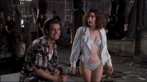 "¡Ella es un hombre, ella es Ray Finkle!" | Ace Ventura: Un detective diferente | 1994