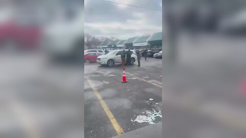 A Somali mob just RUSHED ICE agents in St Cloud MN