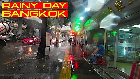 Ray Roams Rainy Day Sukhumvit Road | Bangkok Thailand 🇹🇭