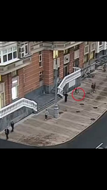 Encuentra un sobre con 20.000 dólares en la calle, lo gasta y ahora se enfrenta a condena