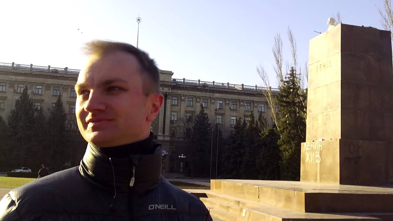 2014-03-10 - ⚠️ Ukraine crisis 2014: Nikolaev Streets - Lenin - 'It's our history'