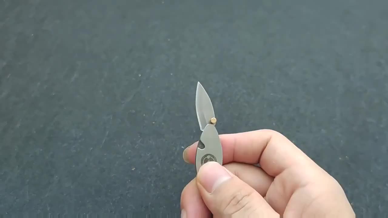 Compact Eye Knife - Lightweight & Portable Folding Tool