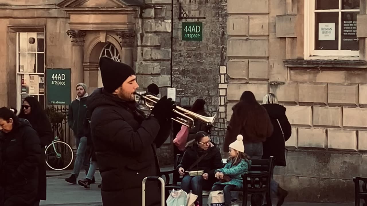 A man in Bath, UK did a Solo Concert busking