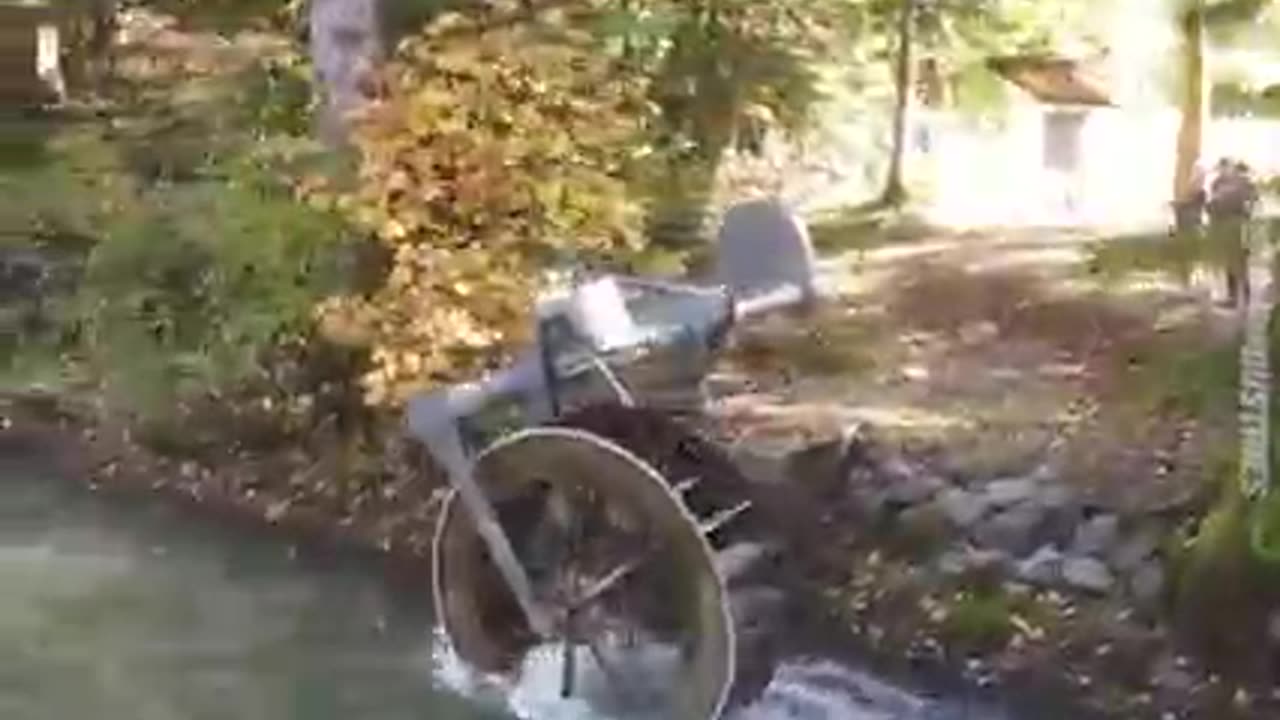 Giant waterwheel generates FREE energy