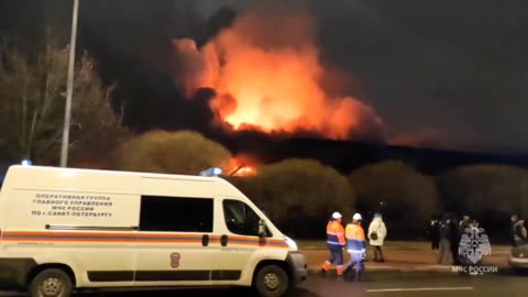 Σαμποτάζ; - Μεγάλη και ανεξήγητη φωτιά στην Αγία Πετρούπολη.